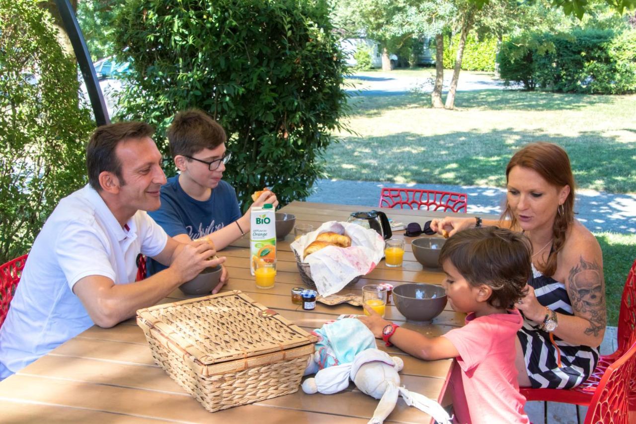Camping Les Portes Du Beaujolais Anse Zewnętrze zdjęcie
